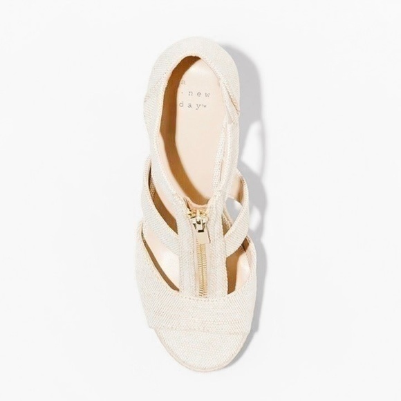 A new day Wedge Pumps - Picture 3 of 4